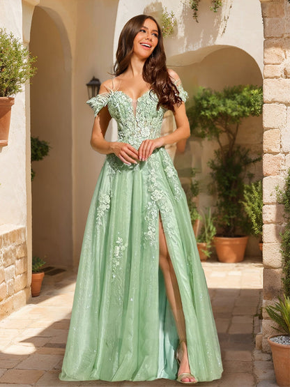 Robe de Bal Trapèze/Princesse en Tulle avec Épaules Dénudées et Plumes