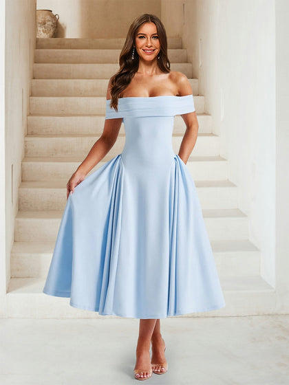 Robes de Demoiselled'Honneur Trapèze/Princesse à Épaules Dénudées et Longueur Thé avec Plis