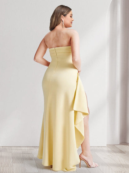 Robe de Demoiselled'Honneur Grande Taille, Fourreau/Colonne, Sans Bretelles, Plissée, à Volants avec Fente Sur le Côté