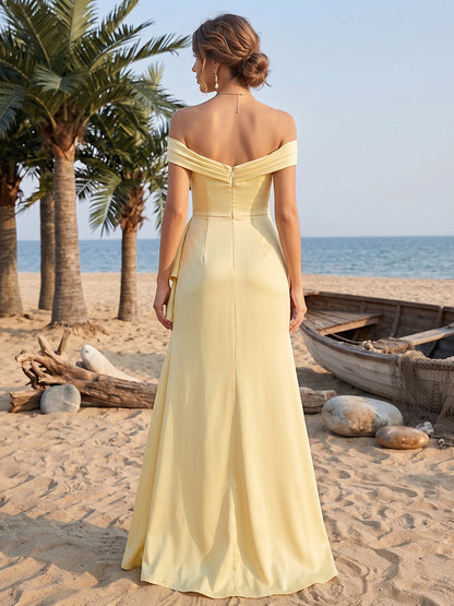 Gaine/Colonne Hors de l'épaule Robes Longues de Demoiselle d'Honneur avec Ruchée & Côté Divisé