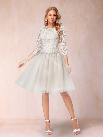 Robe de Mère de la Mariée Coupe A-Line/Princesse, Décolleté Illusion, Longueur Genou, Manches 3/4 avec Appliques
