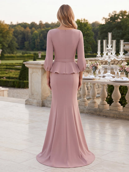 Robe de soirée longue en satin, coupe droite/fourreau, encolure ronde, manches 3/4 et ceinture