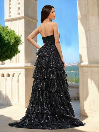 Robes de Bal A-Line/Princesse sans Bretelles à Volants Étagés avec Paillettes et Fente Latérale
