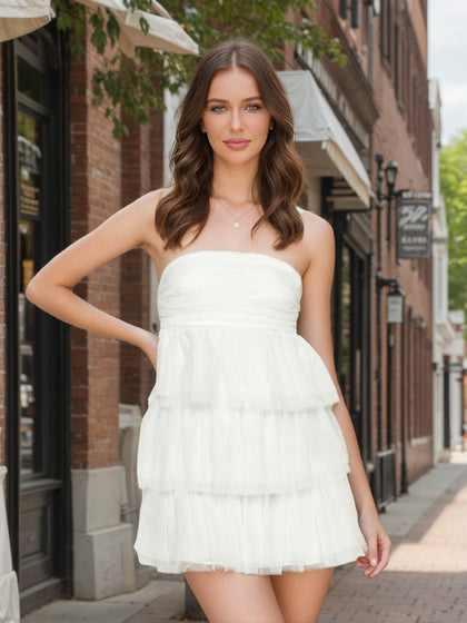 Robes de Bal Courtes en Tulle à Volants Superposés sans Bretelles Ligne A/Princesse