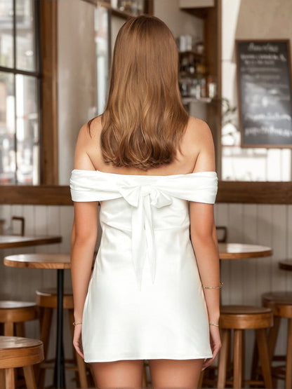 Robes de Retour Élégantes Courtes/Mini A-Ligne/Princesse Décolleté Bardot avec Nœud