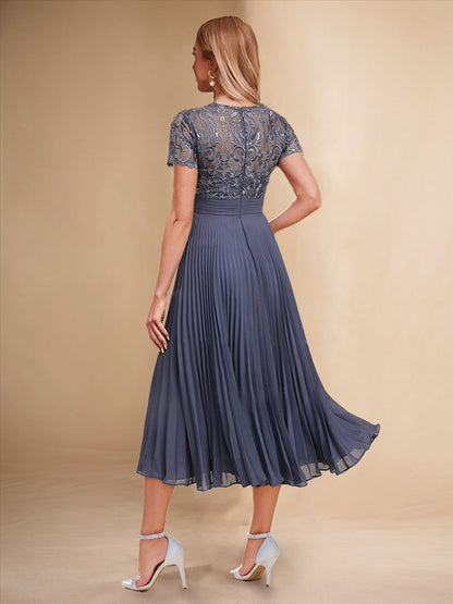 Robes de Mère de la Mariée Ligne A/Princesse Col en V Manches Courtes Plissées avec Appliqués