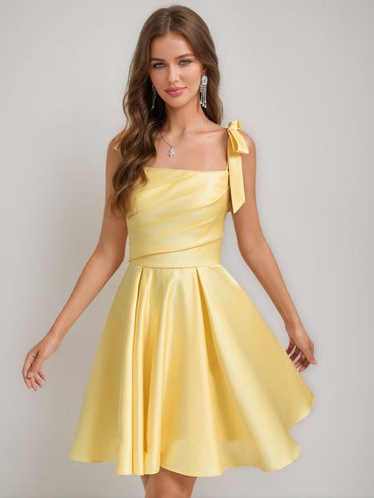 Robes de Bal Courtes Style A-Line/Princesse à Col Carré Plissé avec Nœud(S)