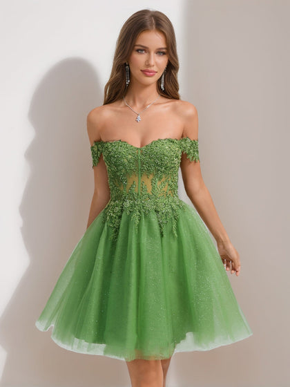 Robes de Retour à la Maison Courtes en Tulle Épaule Dénudée Ligne A/Princesse avec Appliqués