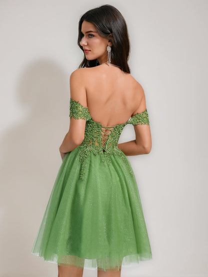 Robes de Retour à la Maison Courtes en Tulle Épaule Dénudée Ligne A/Princesse avec Appliqués