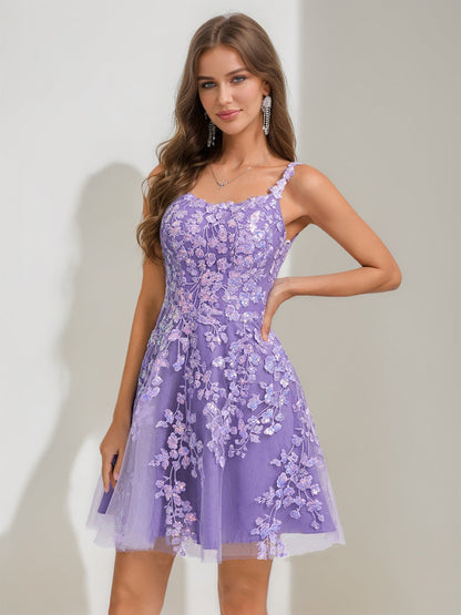 Robes de Bal Courtes A-Ligne/Princesse Col en U avec Sequins et Appliques en Dentelle