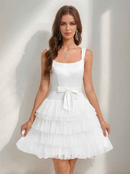 Robes de Bal Courtes à Ligne A/Princesse, Col Carré, sans Manches, à Étages, avec Nœud