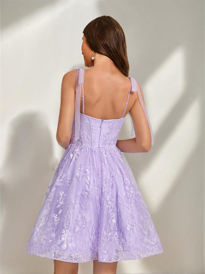 Robes de Retour à la Maison Courtes en Sequins sans Manches avec Nœud et Appliqués, Col en Cœur, Style A-Ligne/Princesse