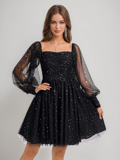 Robes de Retour à la Maison Courtes en Tulle avec Sequins, Col Carré, Manches Longues, Style A-Line/Princesse