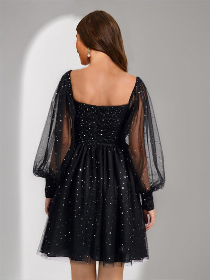 Robes de Retour à la Maison Courtes en Tulle avec Sequins, Col Carré, Manches Longues, Style A-Line/Princesse