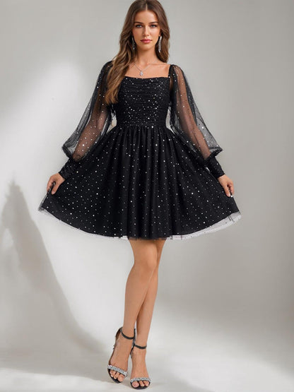 Robes de Retour à la Maison Courtes en Tulle avec Sequins, Col Carré, Manches Longues, Style A-Line/Princesse