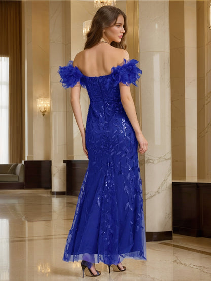 Robe Longue de Soirée Gaine/Colonne, Épaules Dénudées & Bretelles Spaghetti, avec Plumes & Appliques