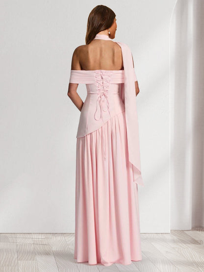 Robe de demoiselle d'honneur fourreau/colonne en mousseline, épaules dénudées, longueur ras du sol, avec écharpe et fente latérale