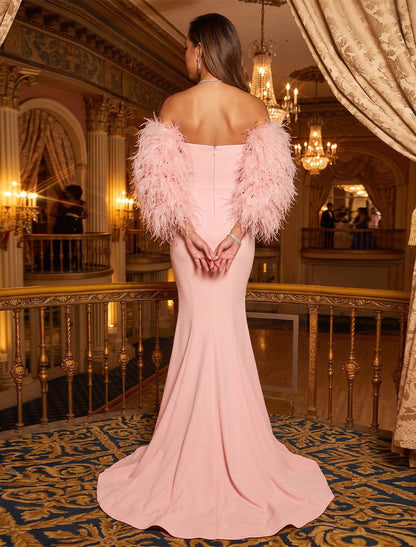 Robe de Soirée Coupe Trompette / Sirène Sans Bretelles Manches Longues à Traîne Pinceau avec Plumes