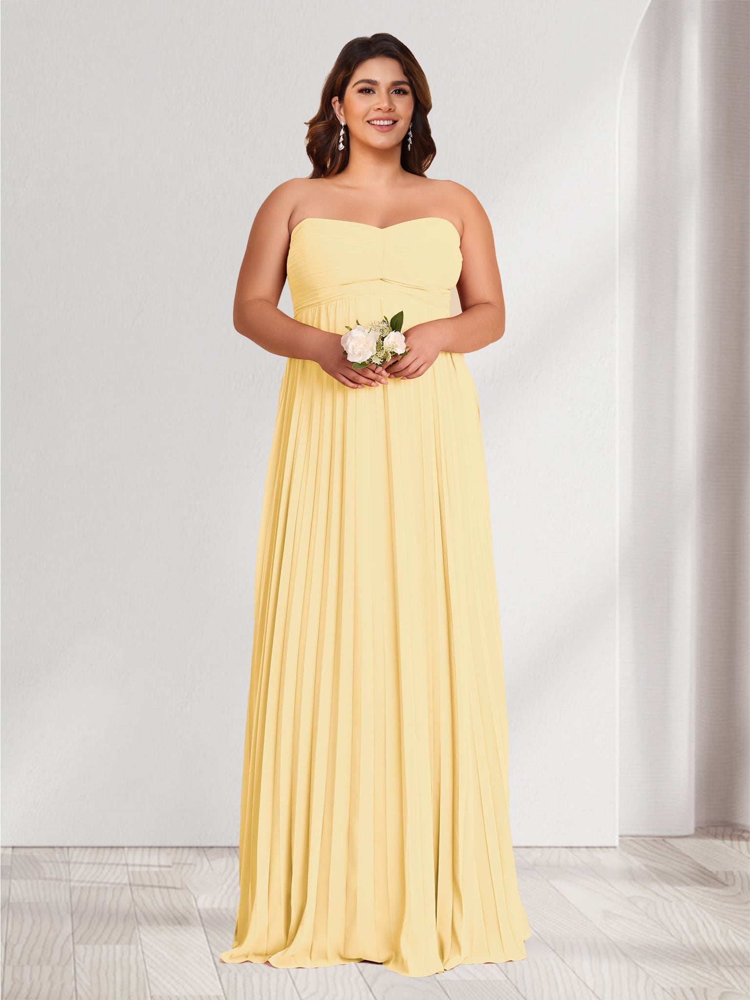 Robes de demoiselle d'honneur grande taille coupe A-line/Princesse sans bretelles, longueur ras du sol avec plis