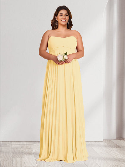Robes de demoiselle d'honneur grande taille coupe A-line/Princesse sans bretelles, longueur ras du sol avec plis