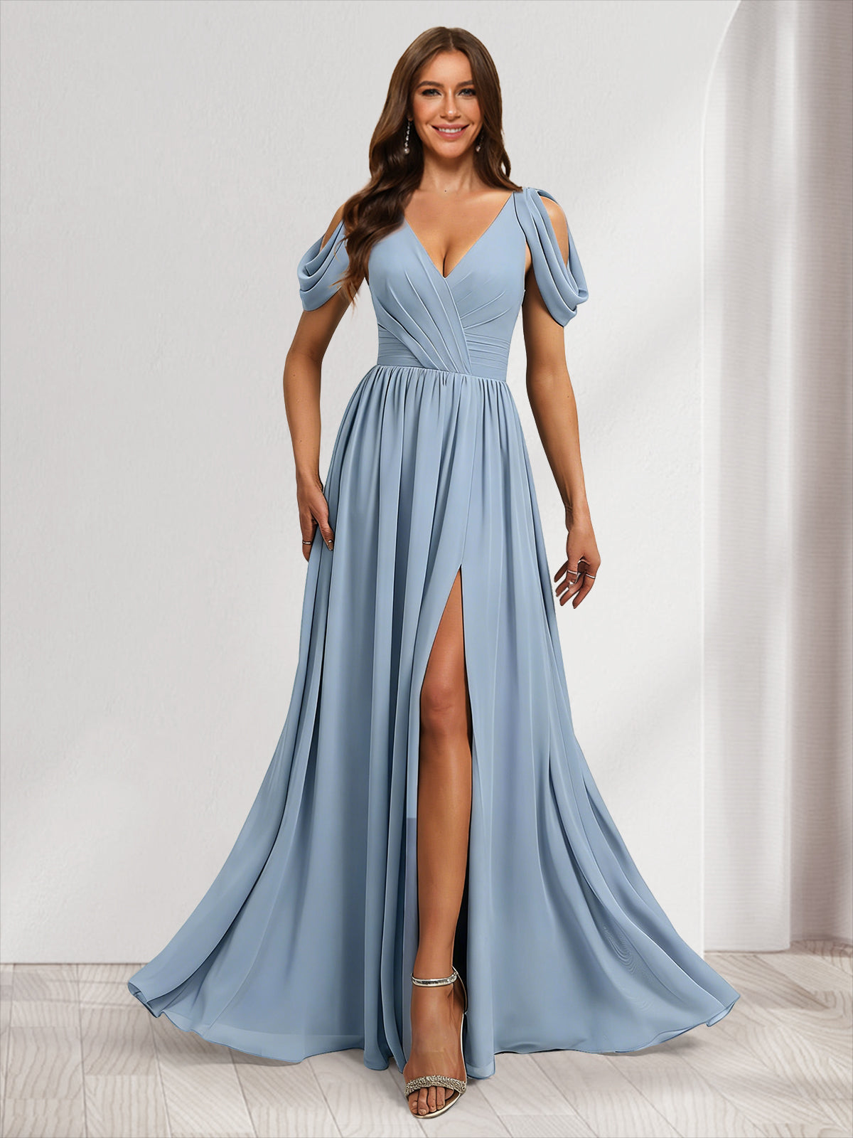 Robes de demoiselle d'honneur coupe trapèze à col en V froncées avec fente latérale