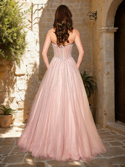 Robes de bal longues, coupe trapèze/princesse, bustier cœur, taille basque, ornées de strass