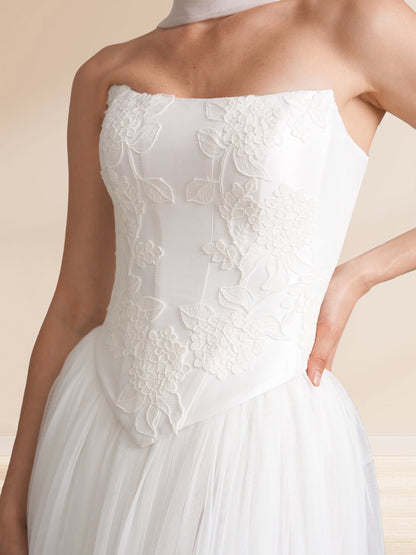 Robes de bal trapèze/princesse, bustier cœur, taille basque