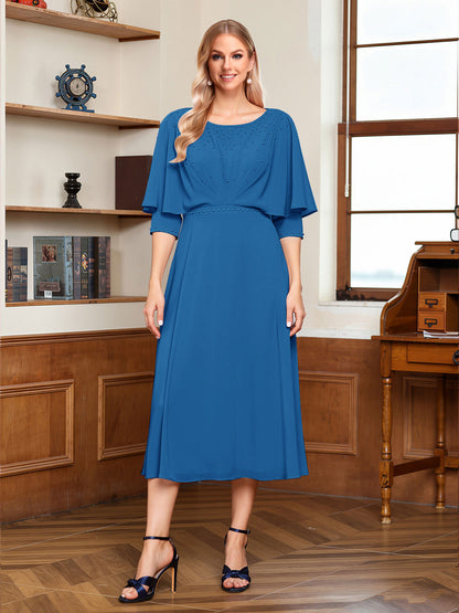 Robe de la mère de la mariée midi trapèze, col rond, demi-manches, drapée avec perles et effet cape