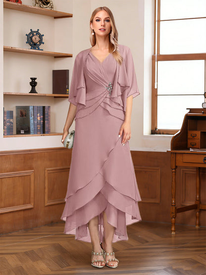 Robe de la mère de la mariée trapèze asymétrique, col en V, demi-manches, froncée avec perles