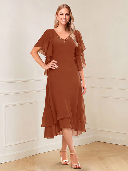 Robe de la mère de la mariée midi trapèze, col en V, manches courtes, volants et perles