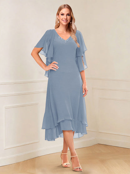 Robe de la mère de la mariée midi trapèze, col en V, manches courtes, volants et perles