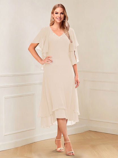 Robe de la mère de la mariée midi trapèze, col en V, manches courtes, volants et perles