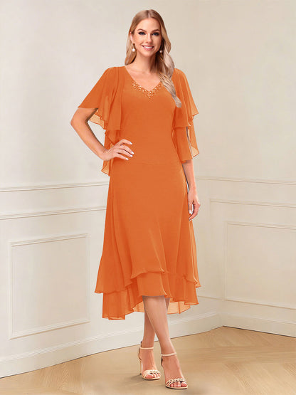 Robe de la mère de la mariée midi trapèze, col en V, manches courtes, volants et perles