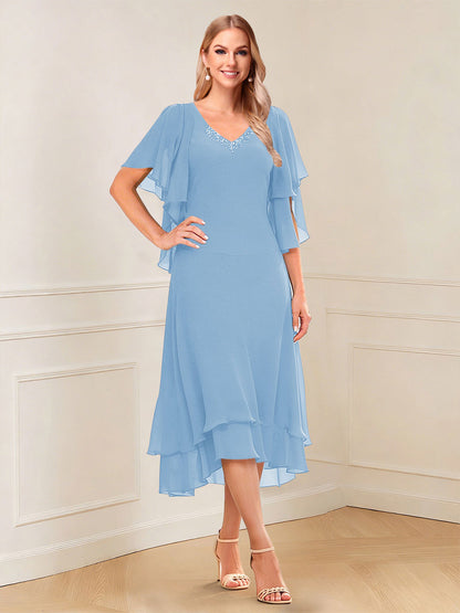 Robe de la mère de la mariée midi trapèze, col en V, manches courtes, volants et perles