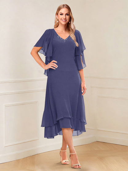 Robe de la mère de la mariée midi trapèze, col en V, manches courtes, volants et perles