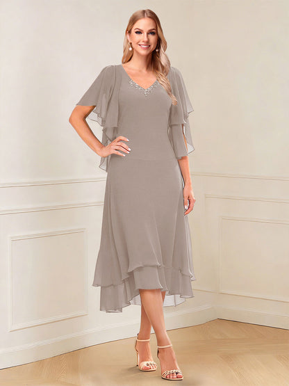 Robe de la mère de la mariée midi trapèze, col en V, manches courtes, volants et perles