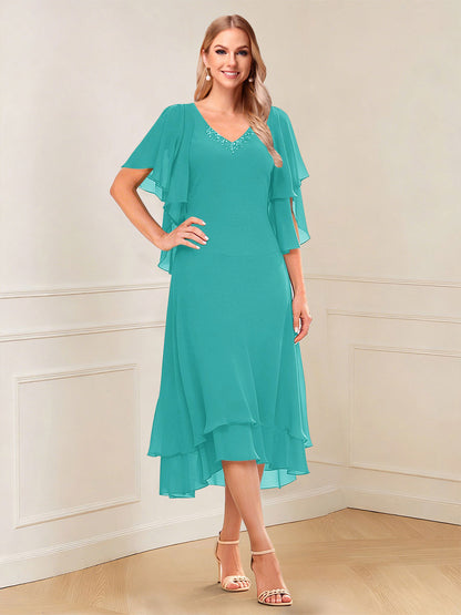 Robe de la mère de la mariée midi trapèze, col en V, manches courtes, volants et perles