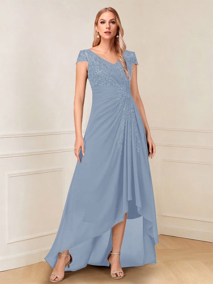 Robe de la mère de la mariée trapèze asymétrique, col en V, mancherons, paillettes et fronces