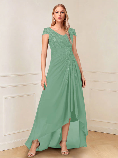 Robe de la mère de la mariée trapèze asymétrique, col en V, mancherons, paillettes et fronces