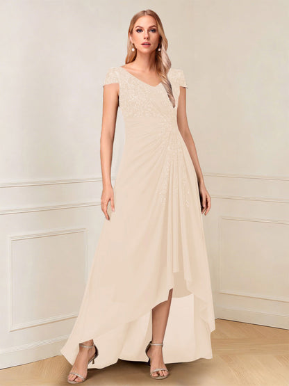 Robe de la mère de la mariée trapèze asymétrique, col en V, mancherons, paillettes et fronces