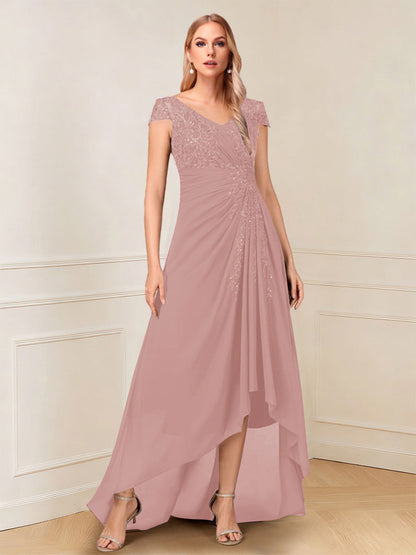 Robe de la mère de la mariée trapèze asymétrique, col en V, mancherons, paillettes et fronces