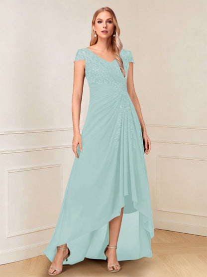 Robe de la mère de la mariée trapèze asymétrique, col en V, mancherons, paillettes et fronces