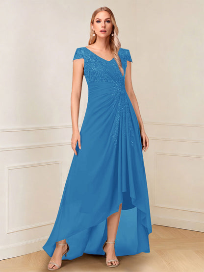 Robe de la mère de la mariée trapèze asymétrique, col en V, mancherons, paillettes et fronces