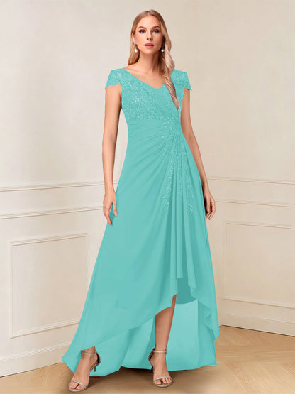 Robe de la mère de la mariée trapèze asymétrique, col en V, mancherons, paillettes et fronces