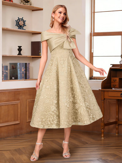 Robe Mère de la Mariée Ligne A Col en V Manches Courtes Longueur Thé avec Appliques & Nœud