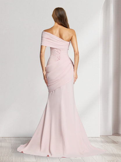 Robe de demoiselle d'honneur longue à une épaule, manches courtes, plissée, coupe trompette/sirène
