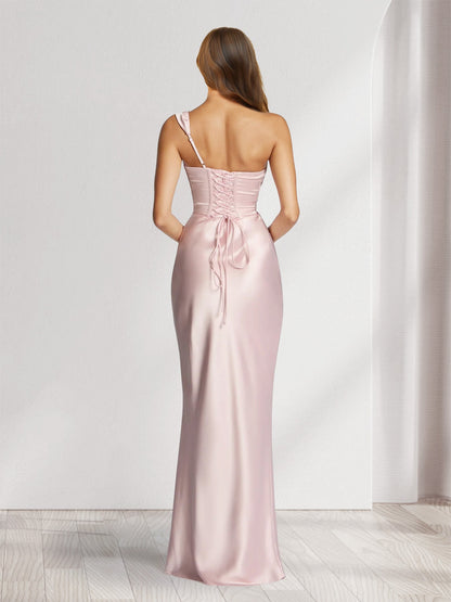 Robe de demoiselle d'honneur longue à une épaule, sans manches, plissée, coupe fourreau/colonne