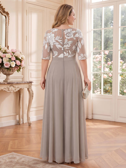 Combinaison en mousseline grande taille pour mère de la mariée : encolure ronde, manches 3/4, longueur au sol, avec... Motifs appliqués et dentelle