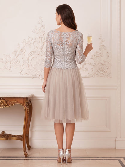 Robe Mère de la Mariée Ligne A Col Rond Manches 3/4 Longueur Genou à Plis & Appliques