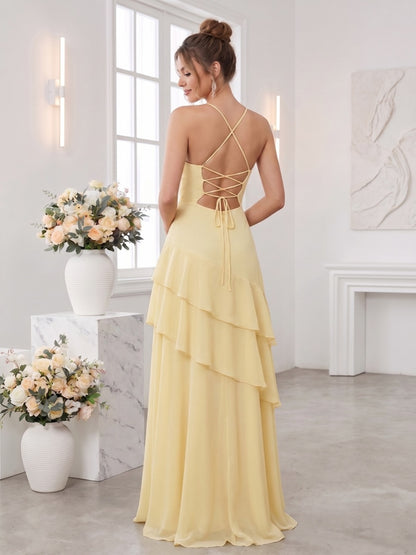 Robe de demoiselle d'honneur longue au sol trapèze, à bretelles spaghetti et volants